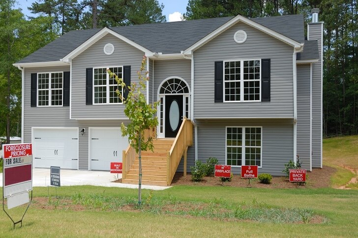 Marketing a house with- or sale signs